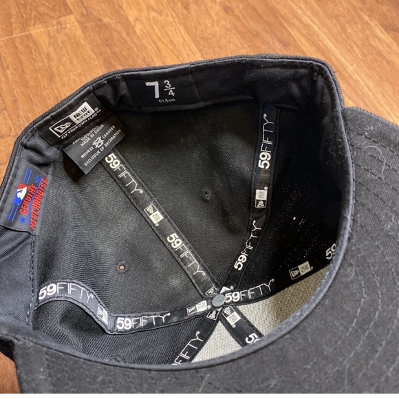 Bundle of MLB Fittted Hats - Picture 5 of 6